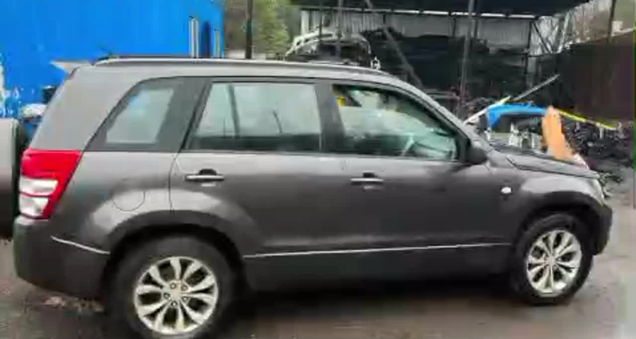 Puertas y Portalón Trasero Suzuki Grand Nomade 2013 - Desarmaduría Panchito Temuco